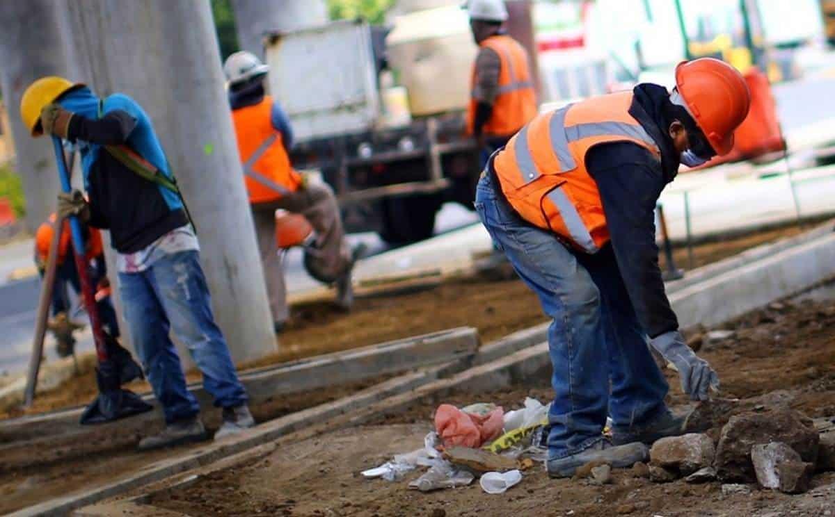 La actividad económica de México habría crecido 4% anual en junio, estima el Inegi