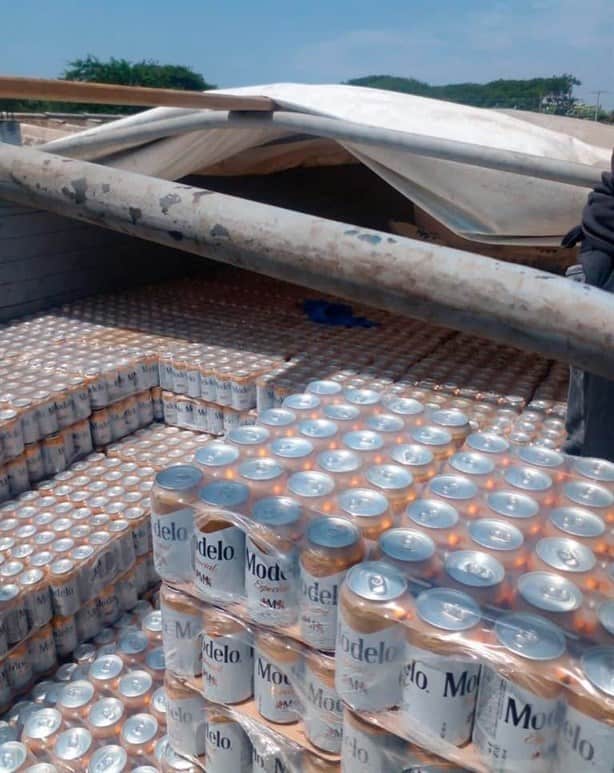 No sólo la coca, también estarían pirateando cerveza; incautan cargamento en Oaxaca l VIDEO