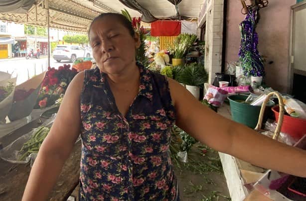 Elevado precio de rosas en Minatitlán; ¿por qué tan caras? | VIDEO