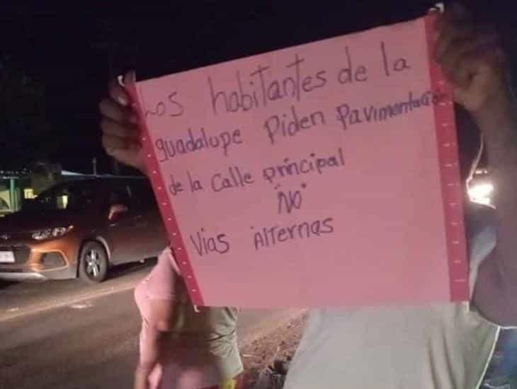 Paristas de la Guadalupe bloquean carretera; presuntamente extorsionaron a conductores