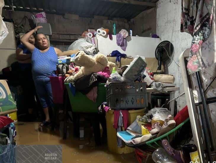 Aguaceros desbordan arroyos y dejan a 137 familias damnificadas en Cosoleacaque