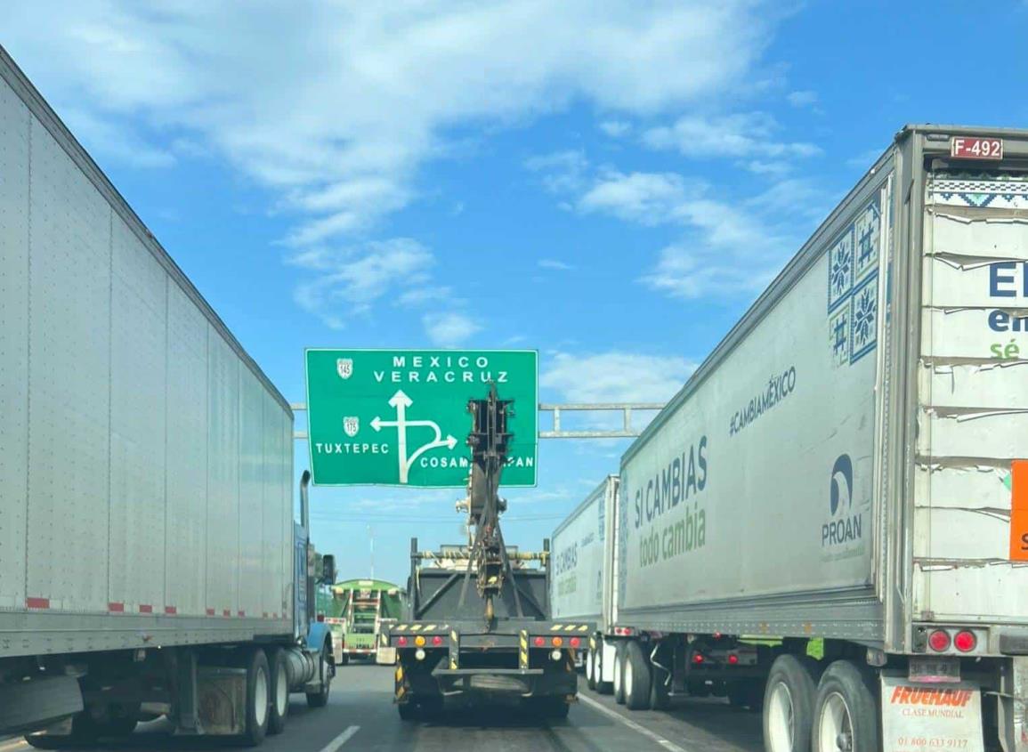 Continúan molestias; autopista a vuelta de rueda por obra del puente Papaloapan