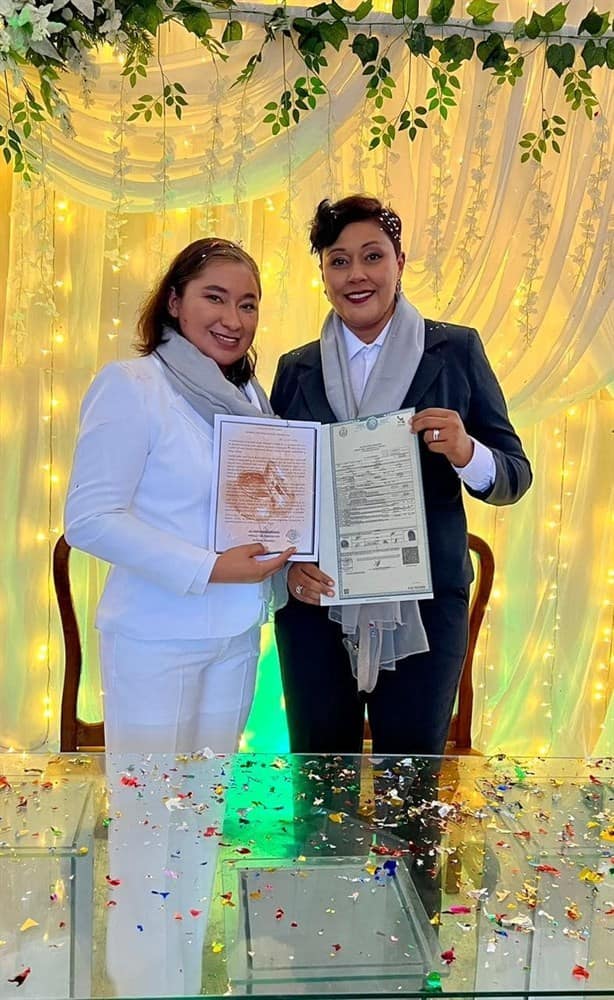 Lili y Lupe, primer matrimonio igualitario ante la ley en Oluta