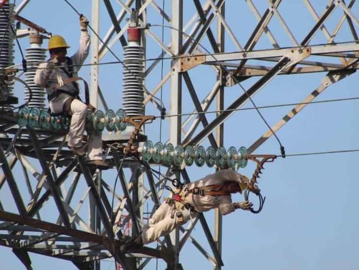 Falta de energía eléctrica afecta a zona rural de Las Choapas