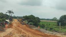 Preparan perforación de pozo petrolero en el área rural de Minatitlán 