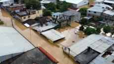 Municipio de Veracruz amanece bajo el agua; evacuan a pacientes del IMSS