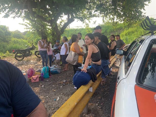Pasajeros quedan varados en el sur de Veracruz tras falla de ADO l VIDEO