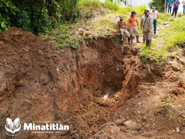 Sustituyen 50 metros de tubería de drenaje en la Santa Clara