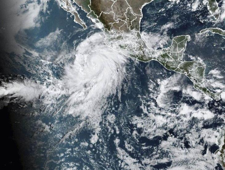 Huracán Hilary evoluciona a categoría 4 ¿Se dirige a Veracruz? | EN VIVO