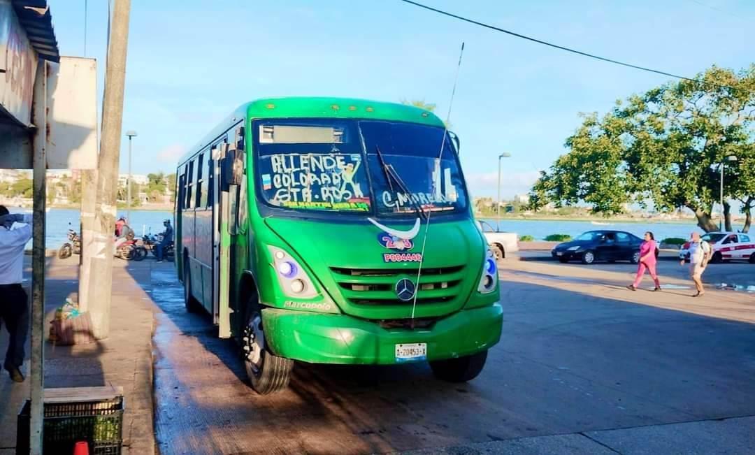 Transporte urbano en zona rural de Coatzacoalcos beneficia a 800 estudiantes