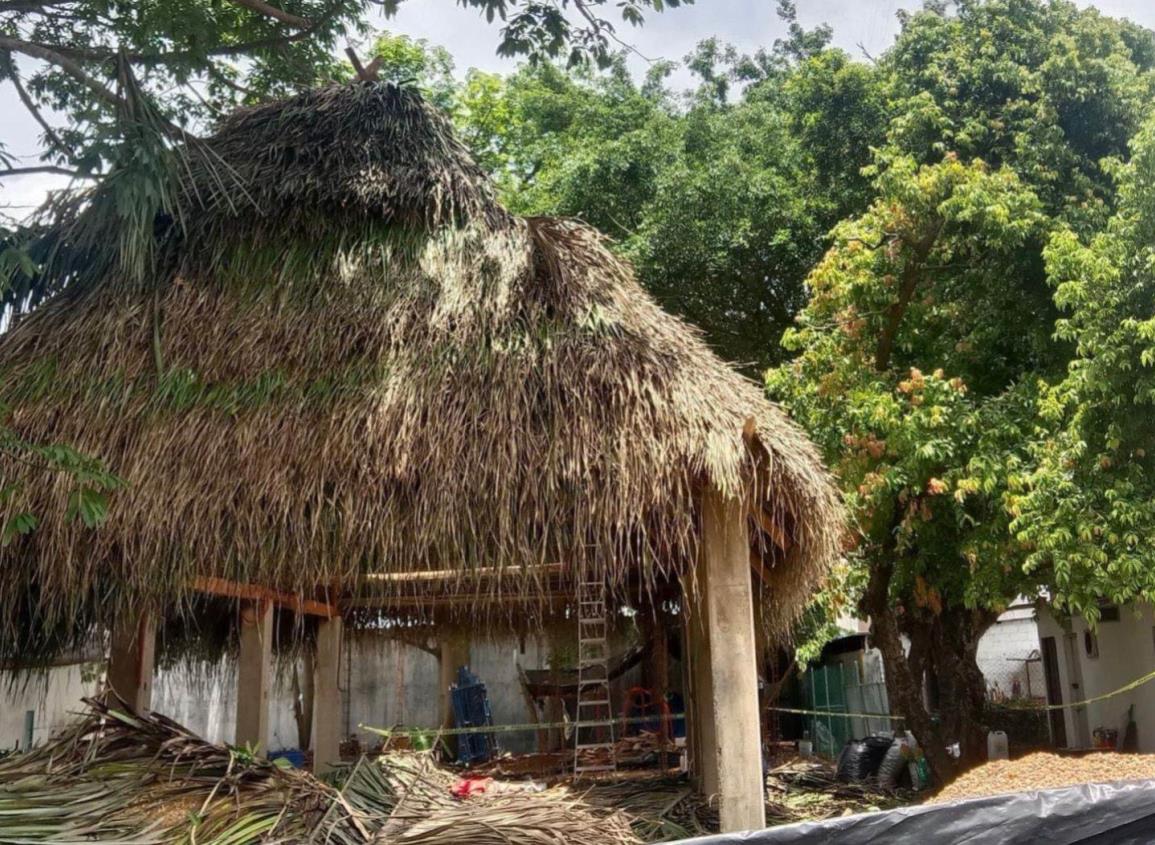 Murió de manera instantánea al caer del techo de una palapa