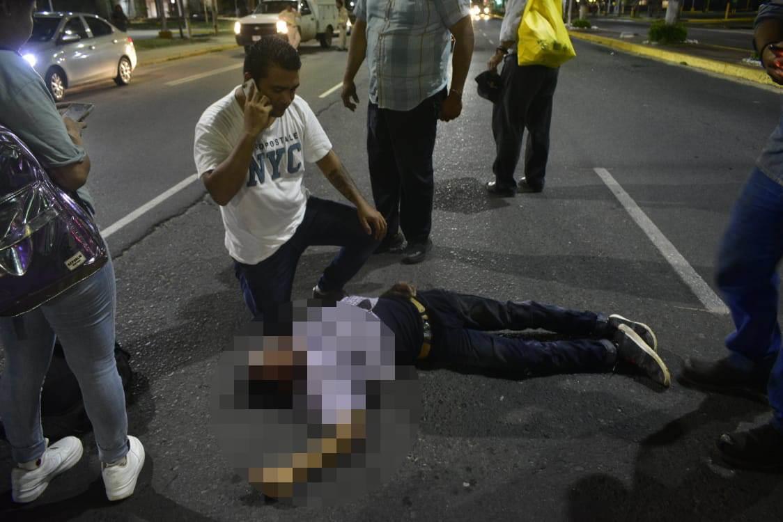Lucha por sobrevivir tras ser atropellado en avenida Universidad