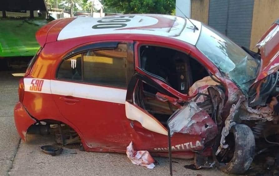 Tras 14 días en el hospital, mujer logra salvarse al resultar herida en aparatosos choque