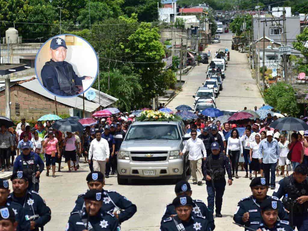 Comandante privado de la vida en Texistepec es despedido por su familia y amigos; exigen justicia l VIDEO