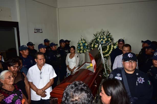 Comandante privado de la vida en Texistepec es despedido por su familia y amigos; exigen justicia l VIDEO