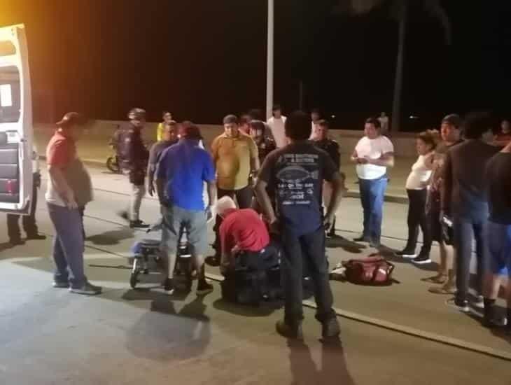 Motociclista quedó inconsciente tras ser impactado por un auto sobre la zona costera de Coatzacoalcos