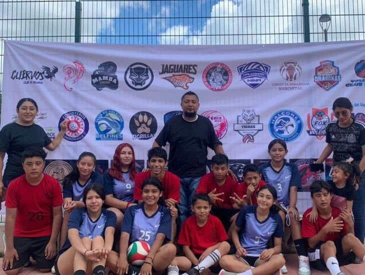 Club de volibol de Moloacán participó en competencia regional 