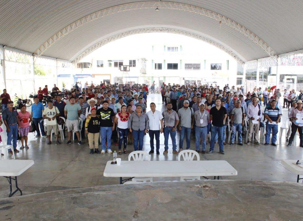 Sedarpa entrega apoyos a 300 productores afectados por lluvias en Texistepec