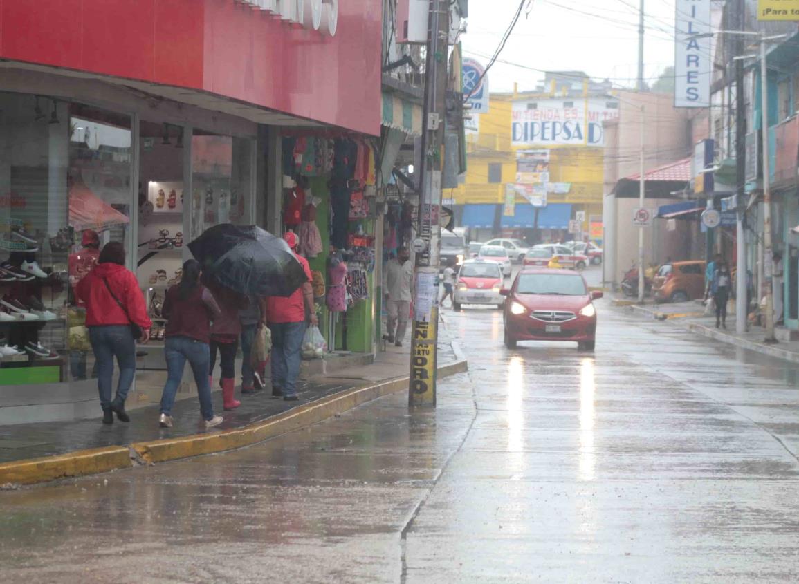 Lluvias en el sur de Veracruz generan interrupciones en el suministro eléctrico
