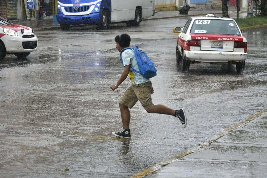 Ondas tropicales provocarán lluvias en el sur de Veracruz: SPC