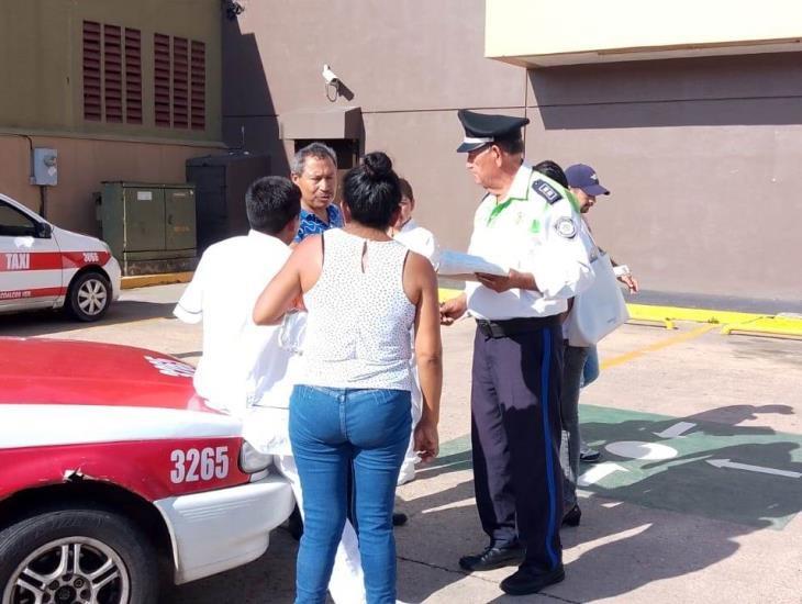 Taxista atropelló a estudiante de enfermería en Coatzacoalcos