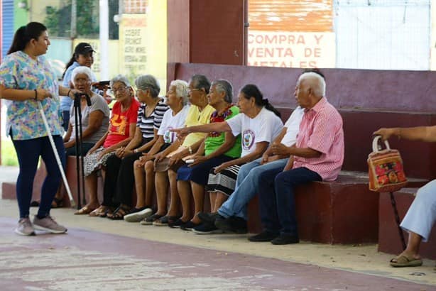 La depresión y soledad se los llevó en silencio; Apapacho del Corazón, una nueva familia para abuelitos en Coatzacoalcos | VIDEO