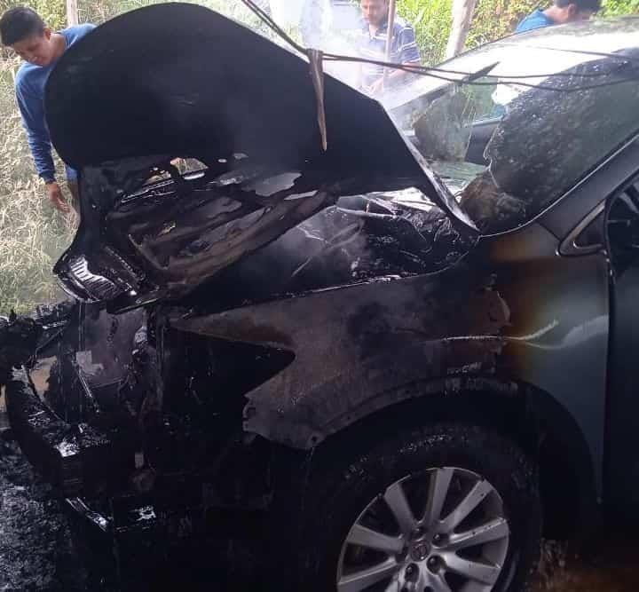 Corto provoca incendio de camioneta de hijo de exalcalde en Soconusco