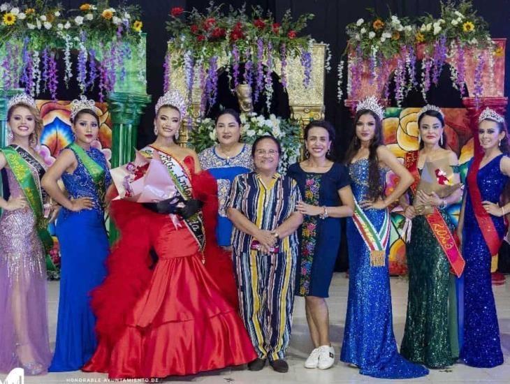 Corona Carmen Medel a señorita Independencia Minatitlán 2023