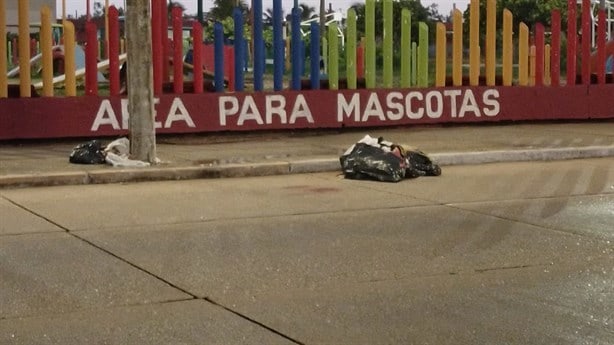 Abandonan cuerpo en bolsas negras en el Malecón de Coatzacoalcos