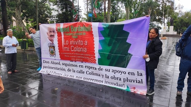 Exigen a Ahued pavimentación en Xalapa tras 20 años de espera (+Video)