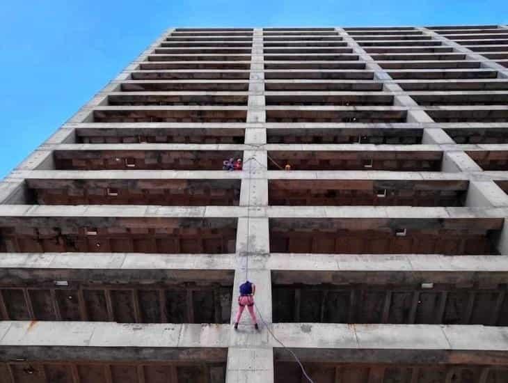 Torres gemelas de Coatzacoalcos, así las usan para practicar rapel