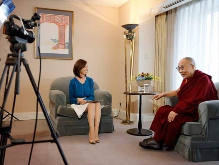 Entrevista entre un monje y un periodista