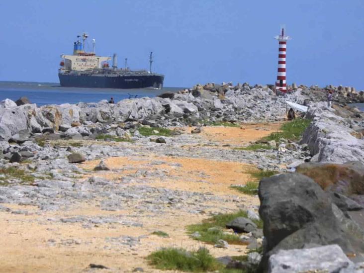 Las escolleras de Coatzacoalcos, lugar emblemático para pasear y admirar el atardecer junto al mar | FOTOS