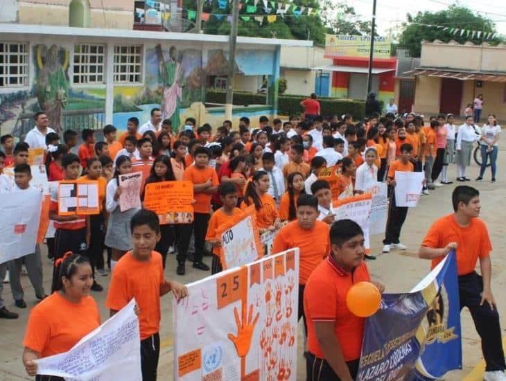 Marchan para concientizar sobre la “No violencia contra las mujeres” en Soconusco