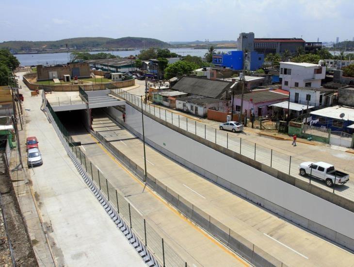 Reabren carril para acceso hacia el Túnel Sumergido en Coatzacoalcos