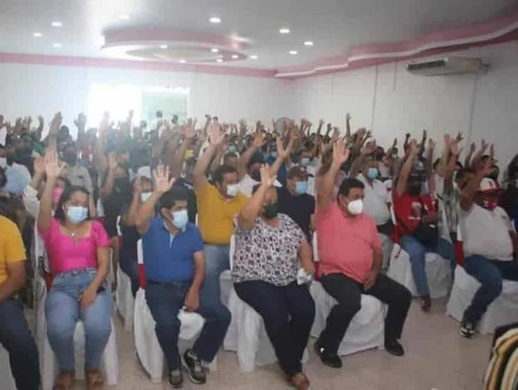 Trabajadores de Pemex en Moloacán esperan asamblea para conocer detalles del aumento salarial