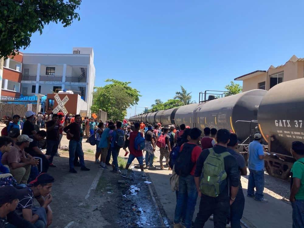 Activista recomienda a migrantes a no exponerse tras la salida de operación de trenes