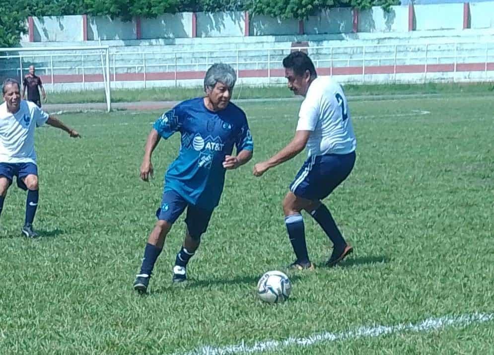 Ridisa marcha con paso de campeón en el futbol regional 60 y Más