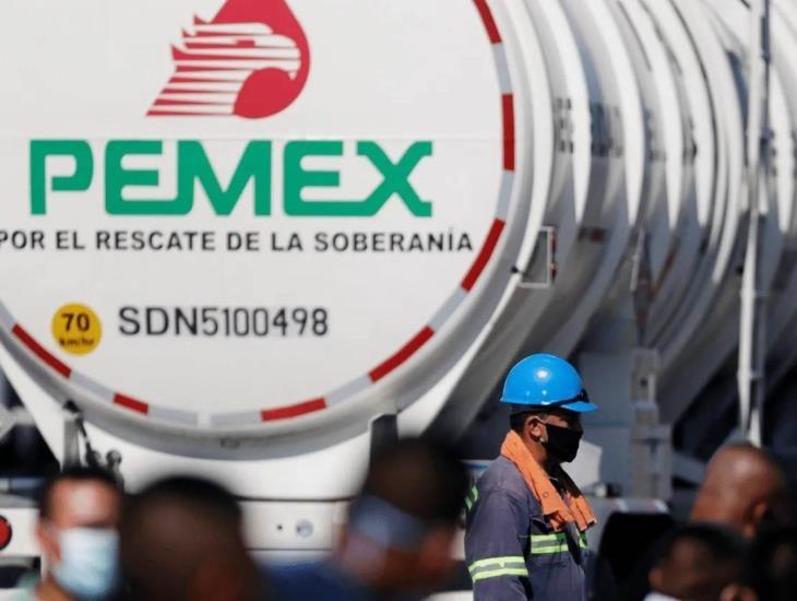 Pemex y Sindicato Petrolero habrían pactado aumento retroactivo al salario de los trabajadores