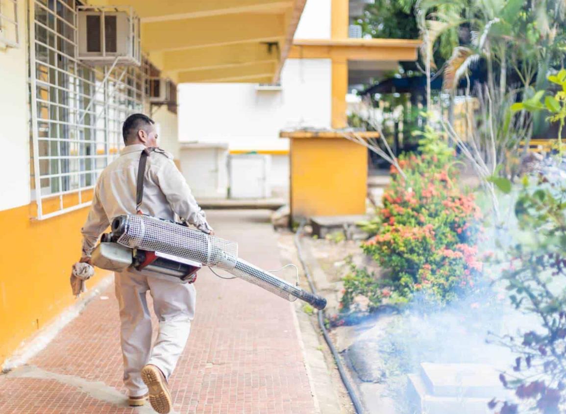 Cierran palacio por fumigación contra el dengue