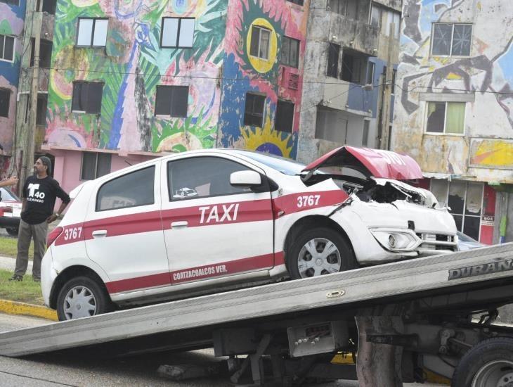 Carambolazo en el Malecón Costero deja cuantiosos daños materiales