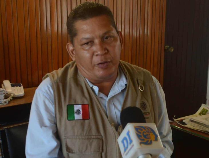 Ahí la lleva el regidor Cuarto del municipio de Paso del Macho, Víctor Sánchez