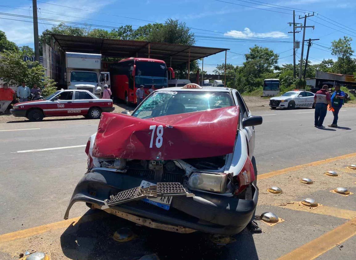 Tres heridos durante choque entre Acayucan y Soconusco