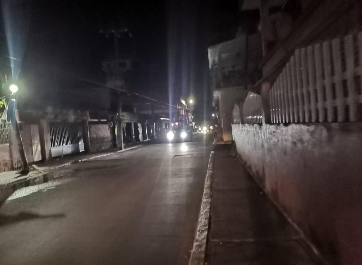 Apagones y variaciones dejan sin luz a Nanchitecos más de cuatro colonias afectadas por las fallas en la red