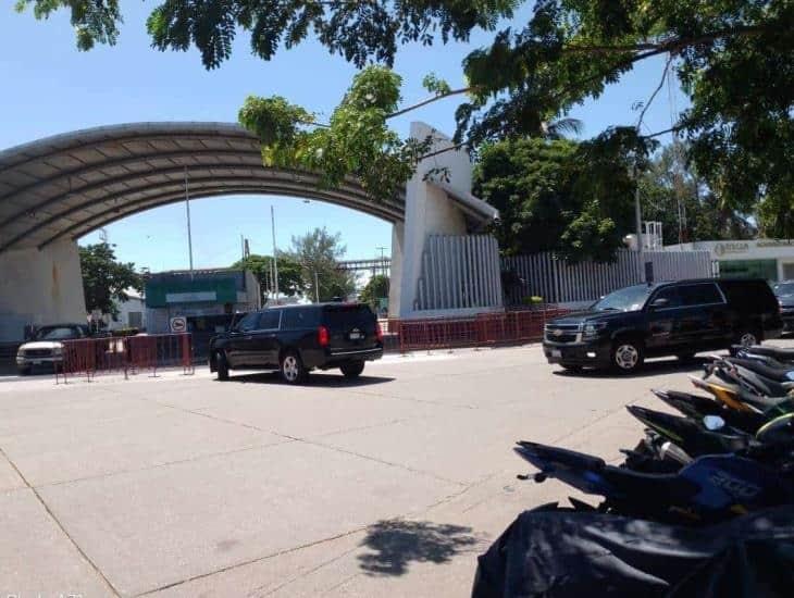 AMLO en Coatzacoalcos, sostiene reunión privada en ASIPONA