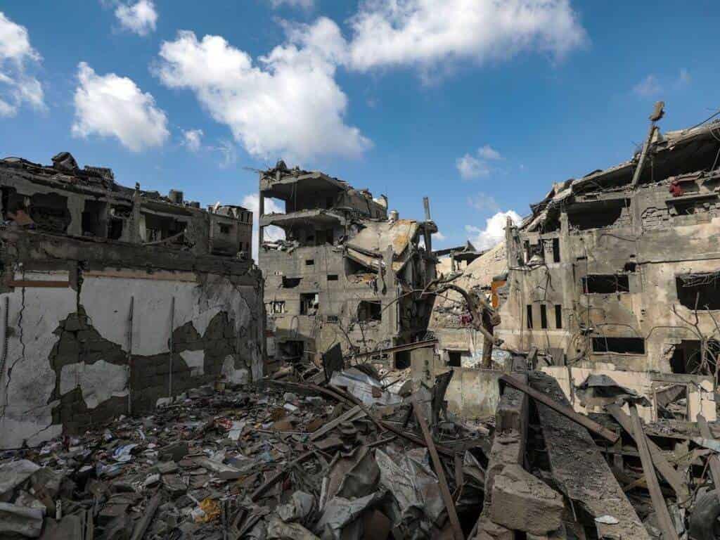 Nadie se responsabiliza por bombardeo en hospital de Gaza, dejó 500 muertos