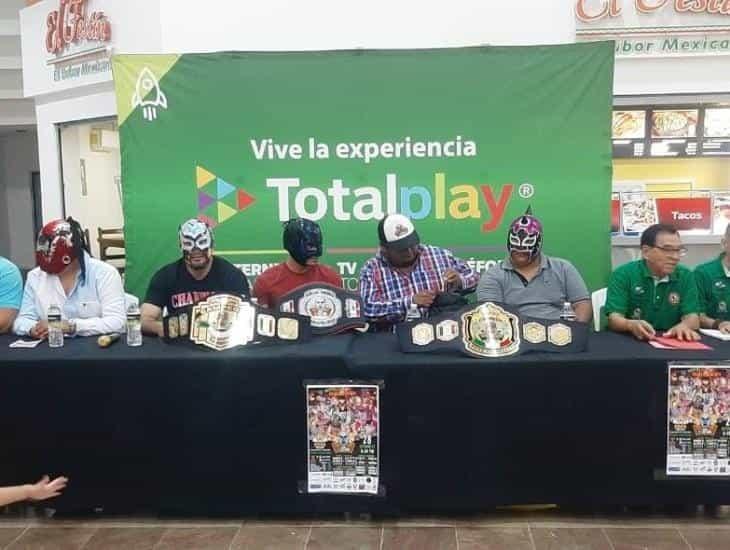 Presentaron en rueda de prensa función de Lucha Libre en Mina | VIDEO