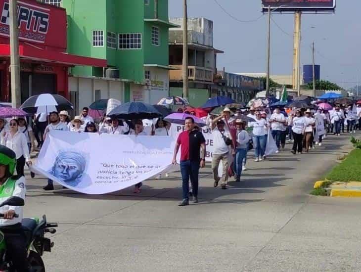 Realizan otra marcha en Coatzacoalcos por desaparición de fideicomisos