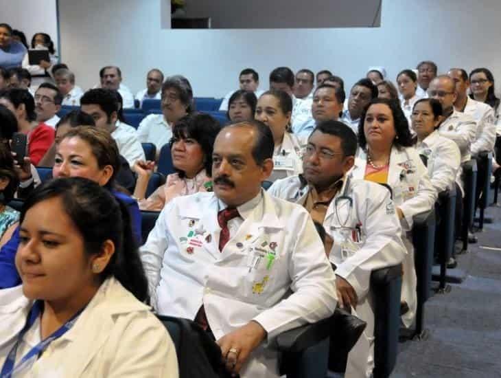 Médicos de Coatzacoalcos llaman a la unidad y al humanismo para mitigar el déficit en el sistema de salud veracruzano