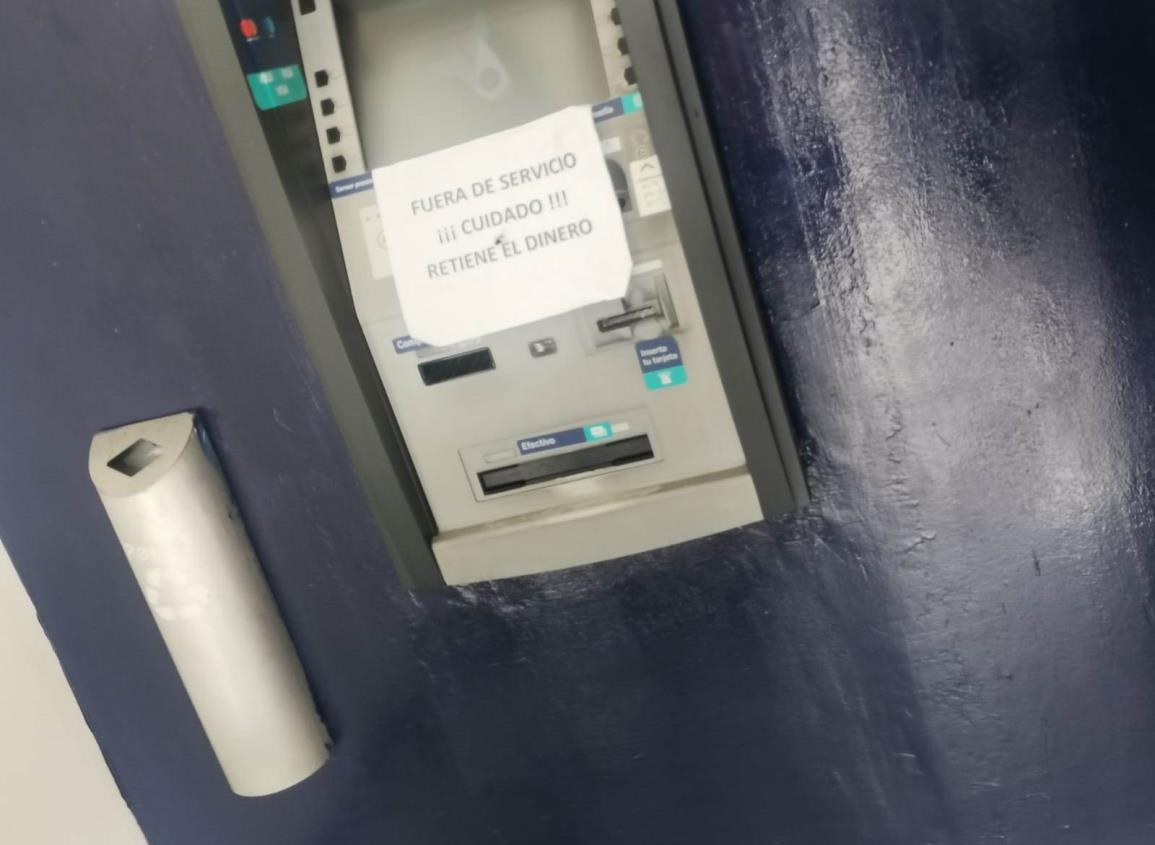 Cajero automático de BBVA de Nanchital no entrega dinero pero si lo descuenta en la banca